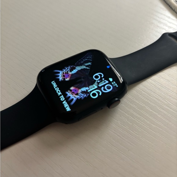 Apple Watch Series 8 + GPS 45mm Aluminum Case with Original Band and Charger - Picture 6 of 16